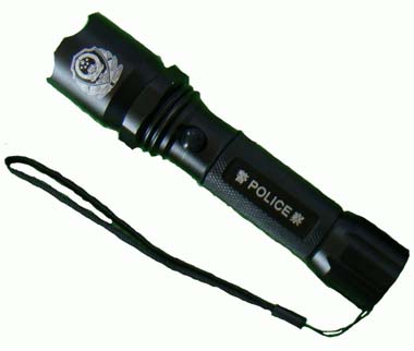 警用強(qiáng)光手電
